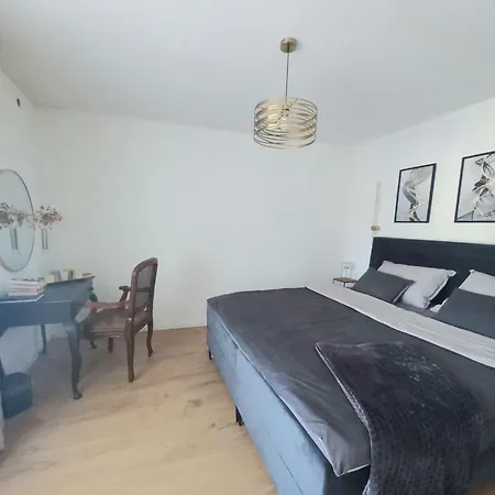 Lea Apartment *